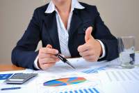 Comienzos Inteligentes: Tus Primeros Pasos en la Inversión en Acciones y Bonos